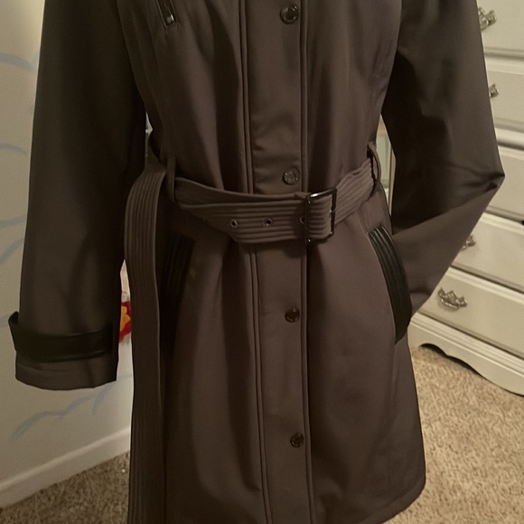 Michael Kors Gray lined winter jacket size Large with removable hood. - Picture 3 of 10